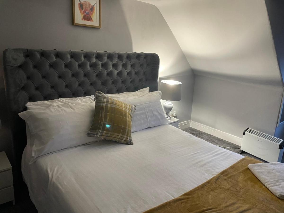 Commercial Hotel Insch Экстерьер фото