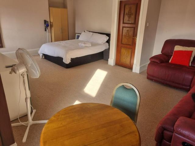 Commercial Hotel Insch Экстерьер фото